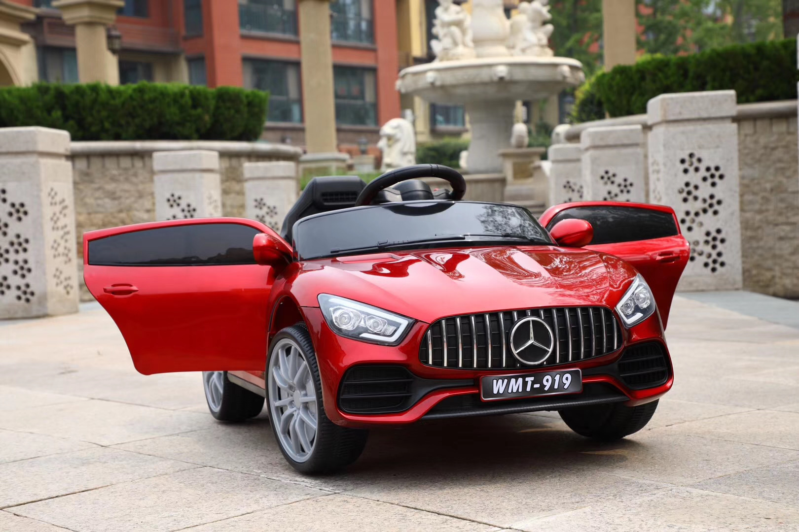 5-7 Years Old Unisex Electric Ride On Car with Music and Mobile Phone Remote Control