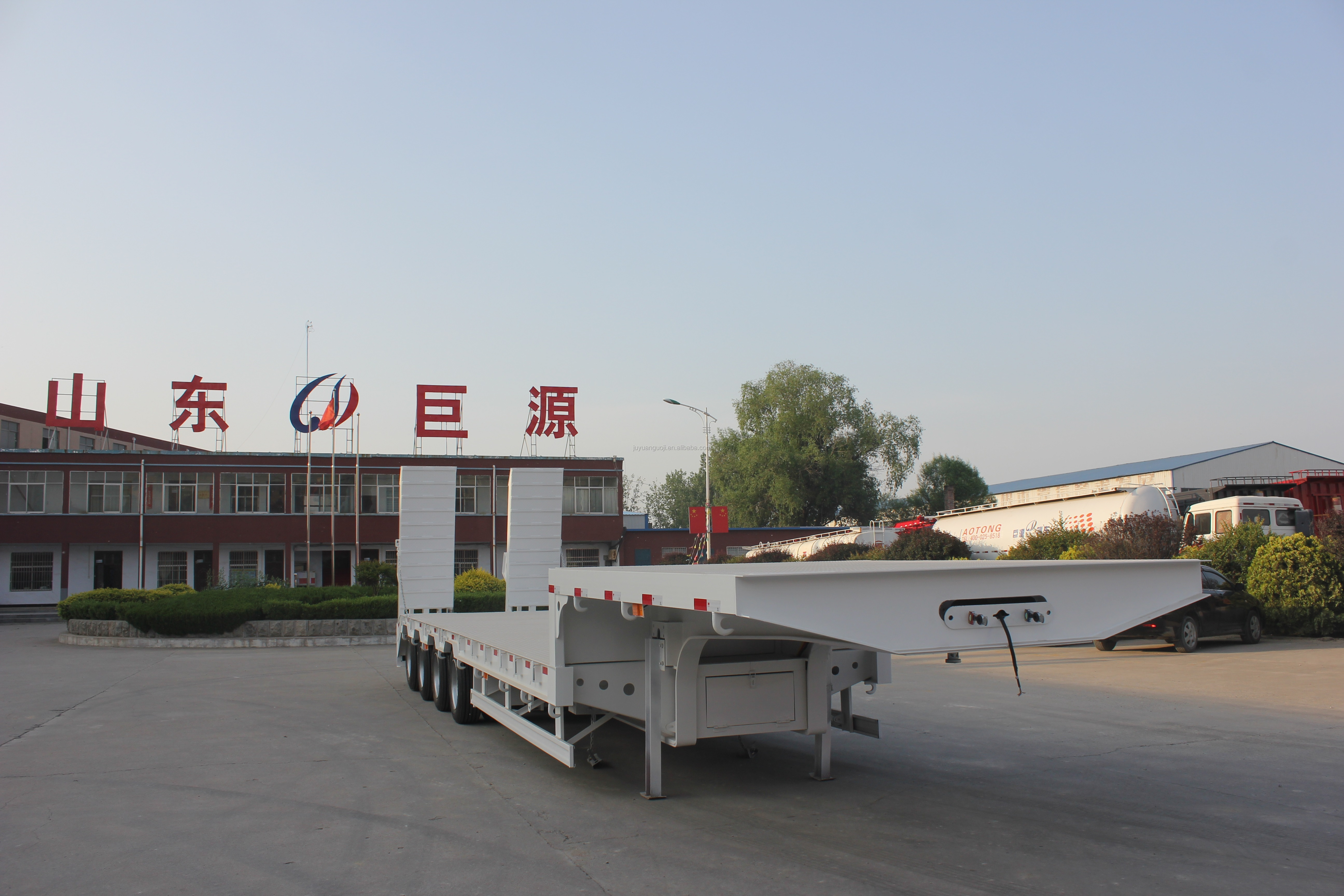 13 Tons Loading Full Trailer for Farm Land Harvesting and Road Train Fleet Fleet