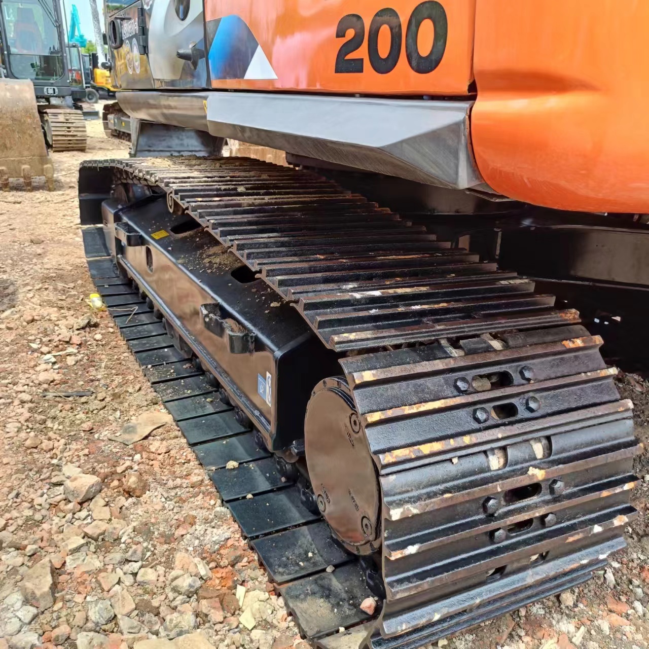 Original Hydraulic Pump Hitachi ZX200 ZH200 Excavator with 98kw Power in Enough Stock