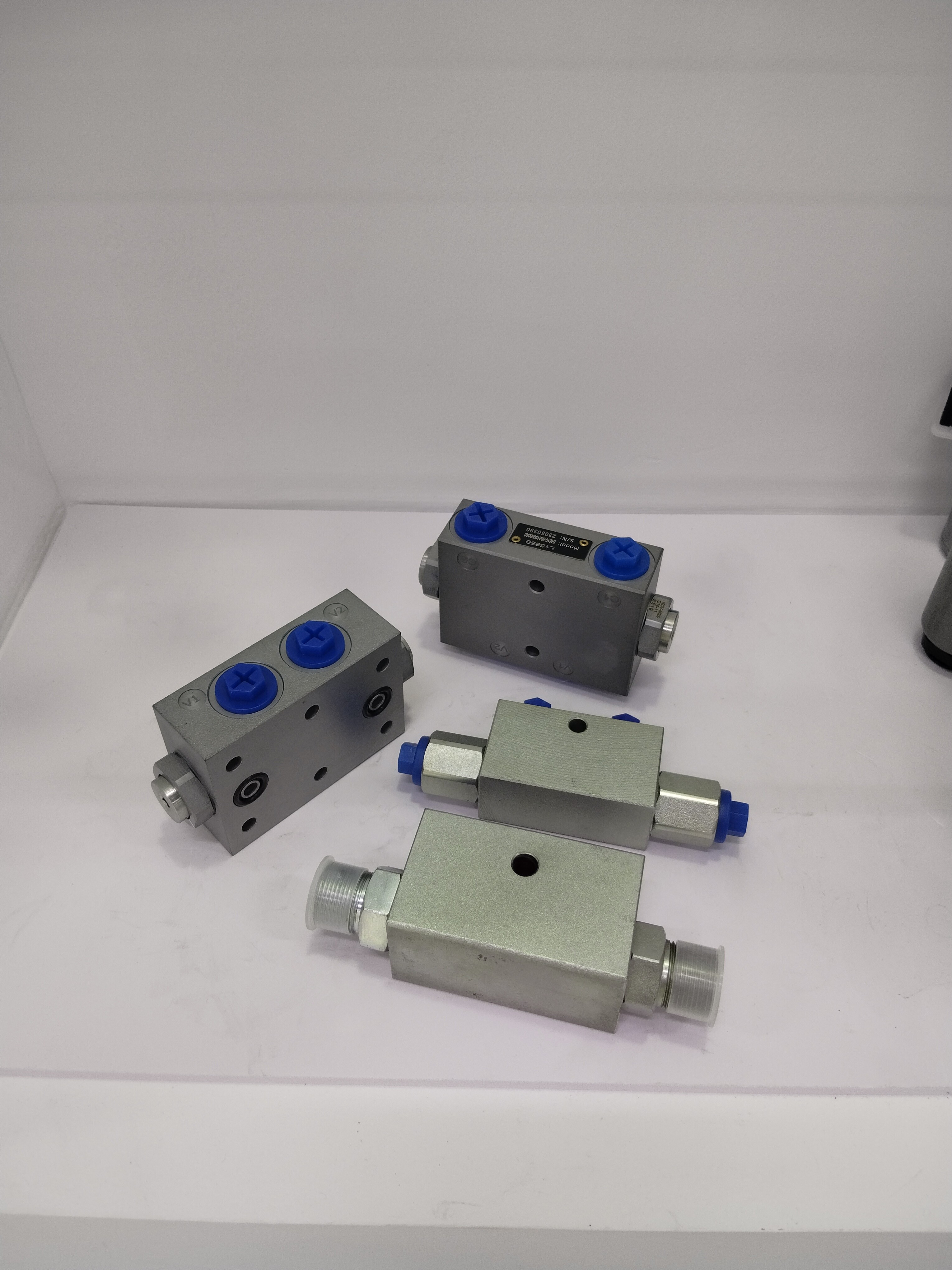 Cartridge Dual Pilot Operated Check Valve Small Size Industrial