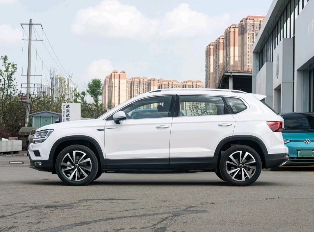 VW Tharu 2022 330TSI 4wd Luxury Edition Compact SUV 95 # Gasoline New