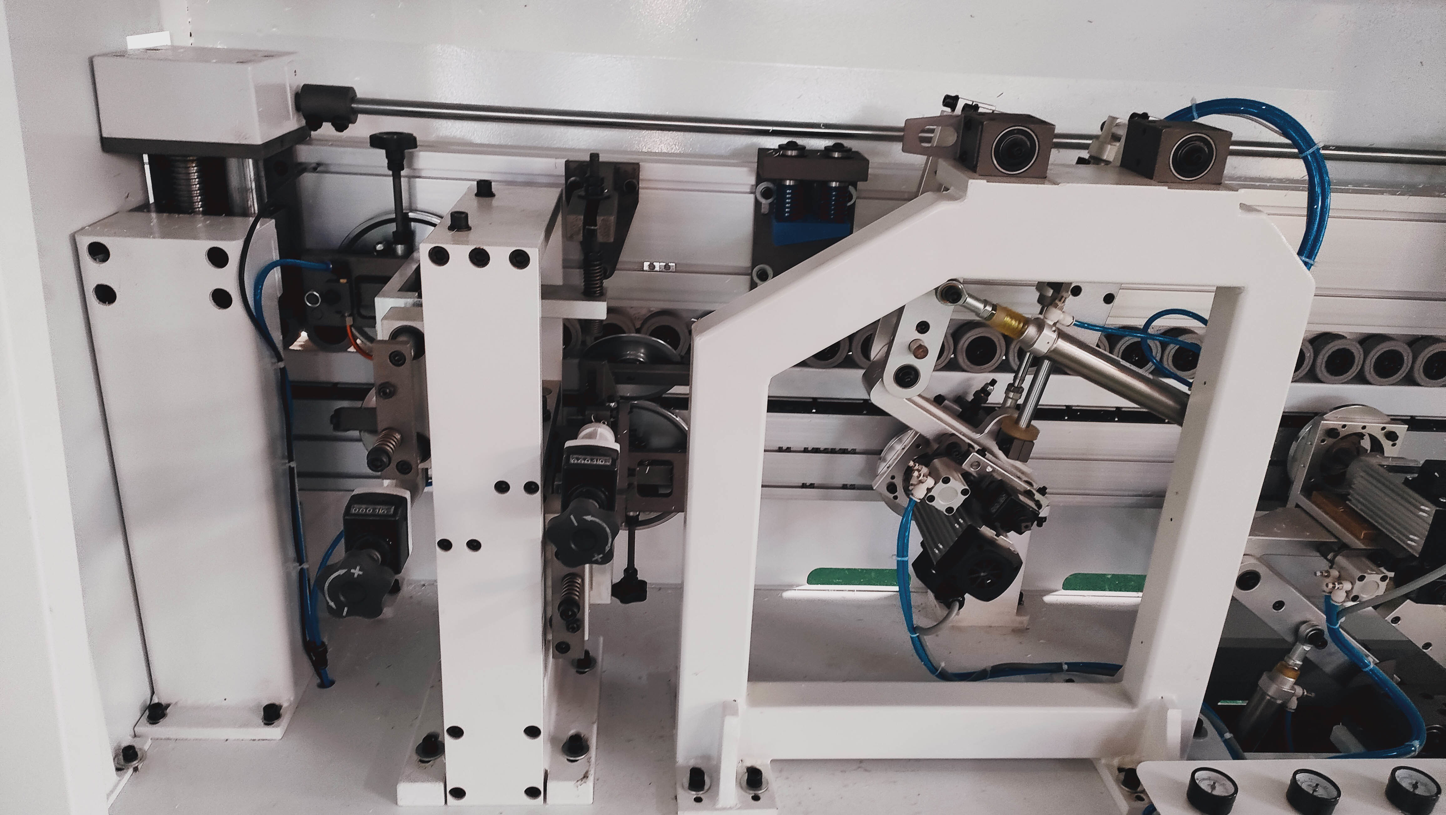 KDT structure Wood Edge Banding Machine with Pre-milling function KC4108