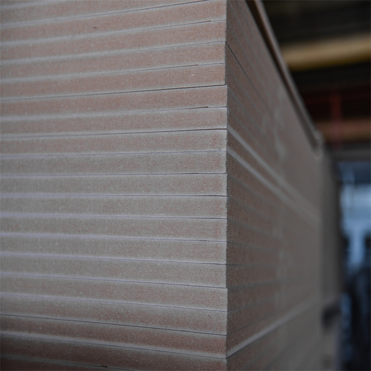 3mm 6mm Raw MDF Medium Density Fibreboard E0 For Wardrobe Door