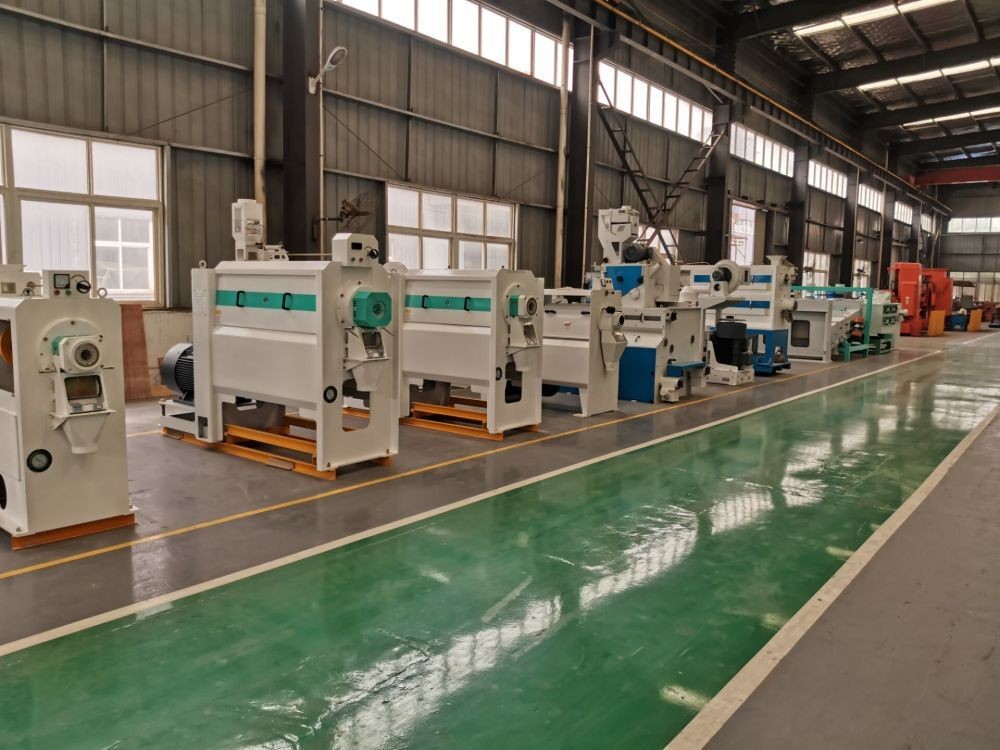 Wheat Grain Air Pulling Sand Roller Rice Mill Whitener