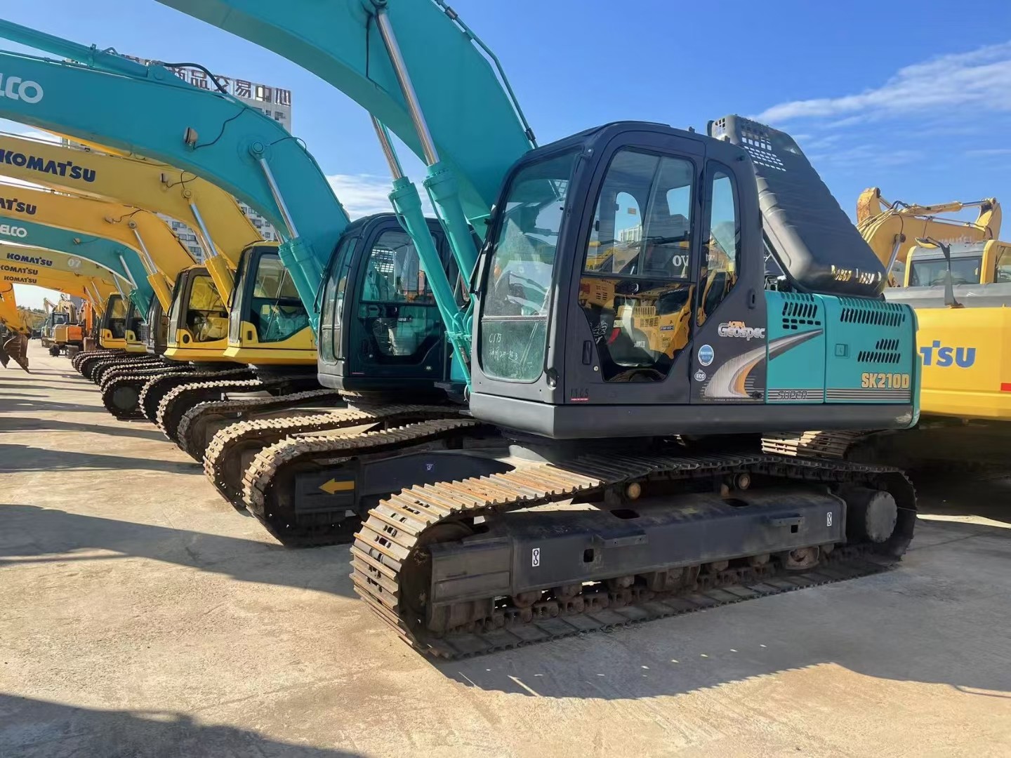 SK210 Second Hand Kobelco Excavators Digger 21T Tracked Equipment Machinery 118kw