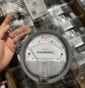 Quality Dwyer Magnahelic guage 2000-1.5kpa Pressure gauge 0-1.5kpa wholesale