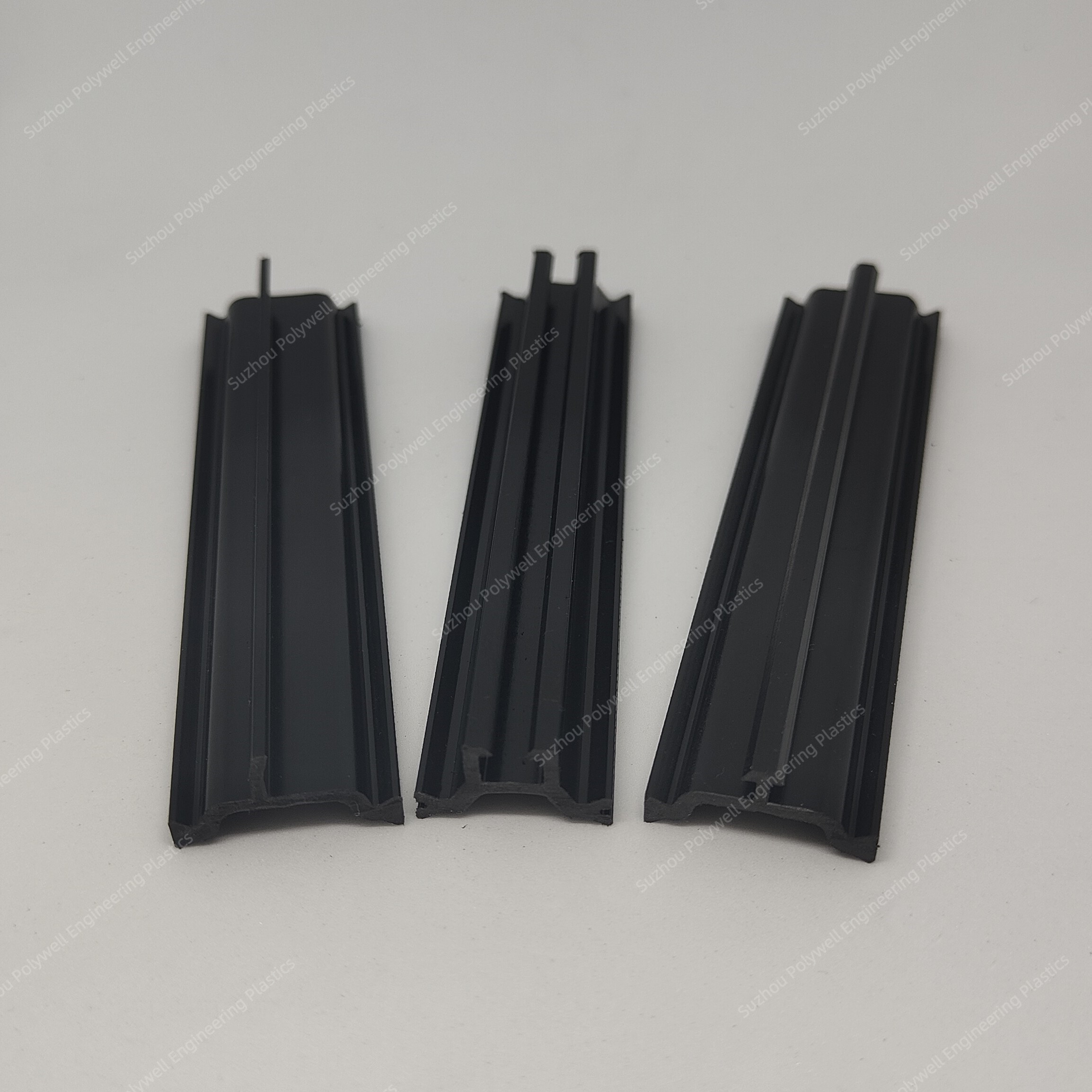 Customized Formula PA66GF25 Extruding Strip Corrosion Resistance For Doors And Windows