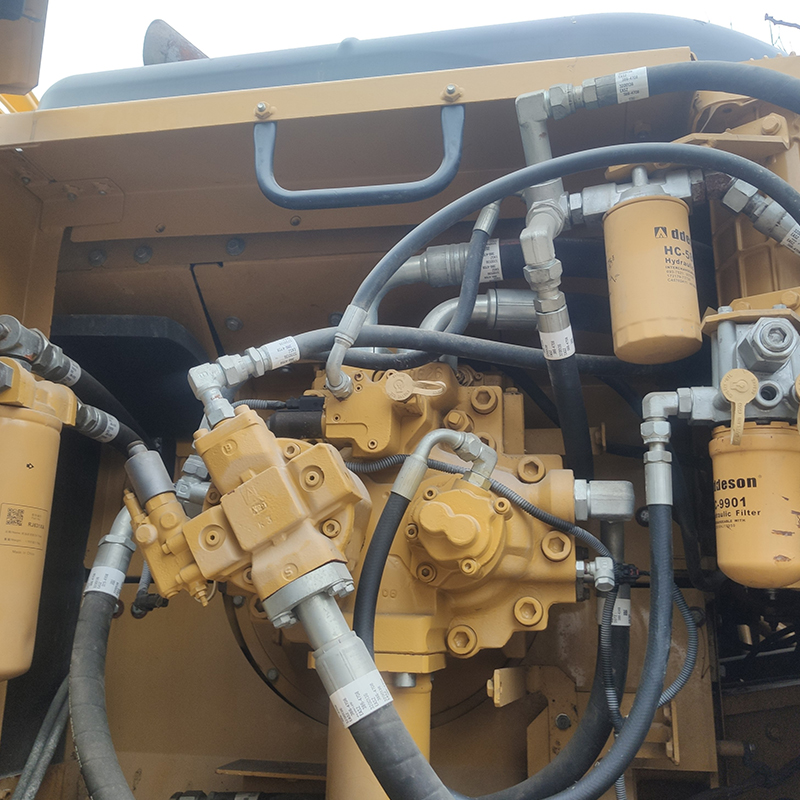 1.4-2.0m3 Bucket Capacity CAT 330D Excavator 33 Ton Machine Weight for Heavy Industry