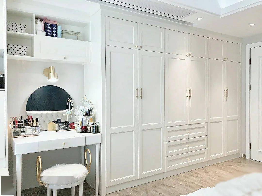 Adjustable Glass Mirror Dressing Wardrobe for Modern Bedroom Organization Solutio