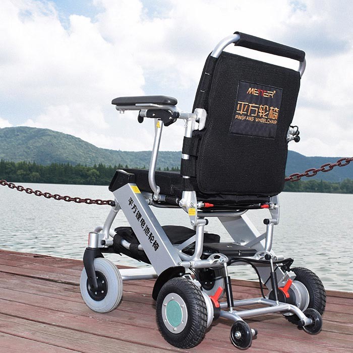 Lithium Battery 18KG Classic Foldable Electric Wheelchair For Elderly