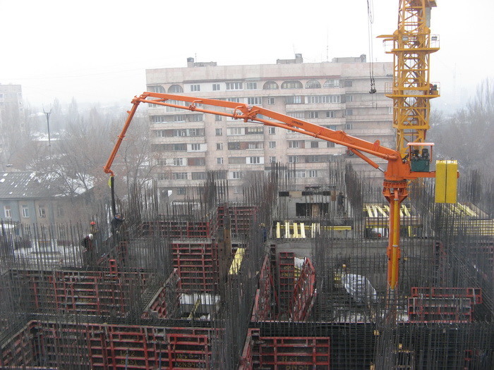 HGY-32 18KW 32m Self Climbing Concrete Placing Boom With Remote Control