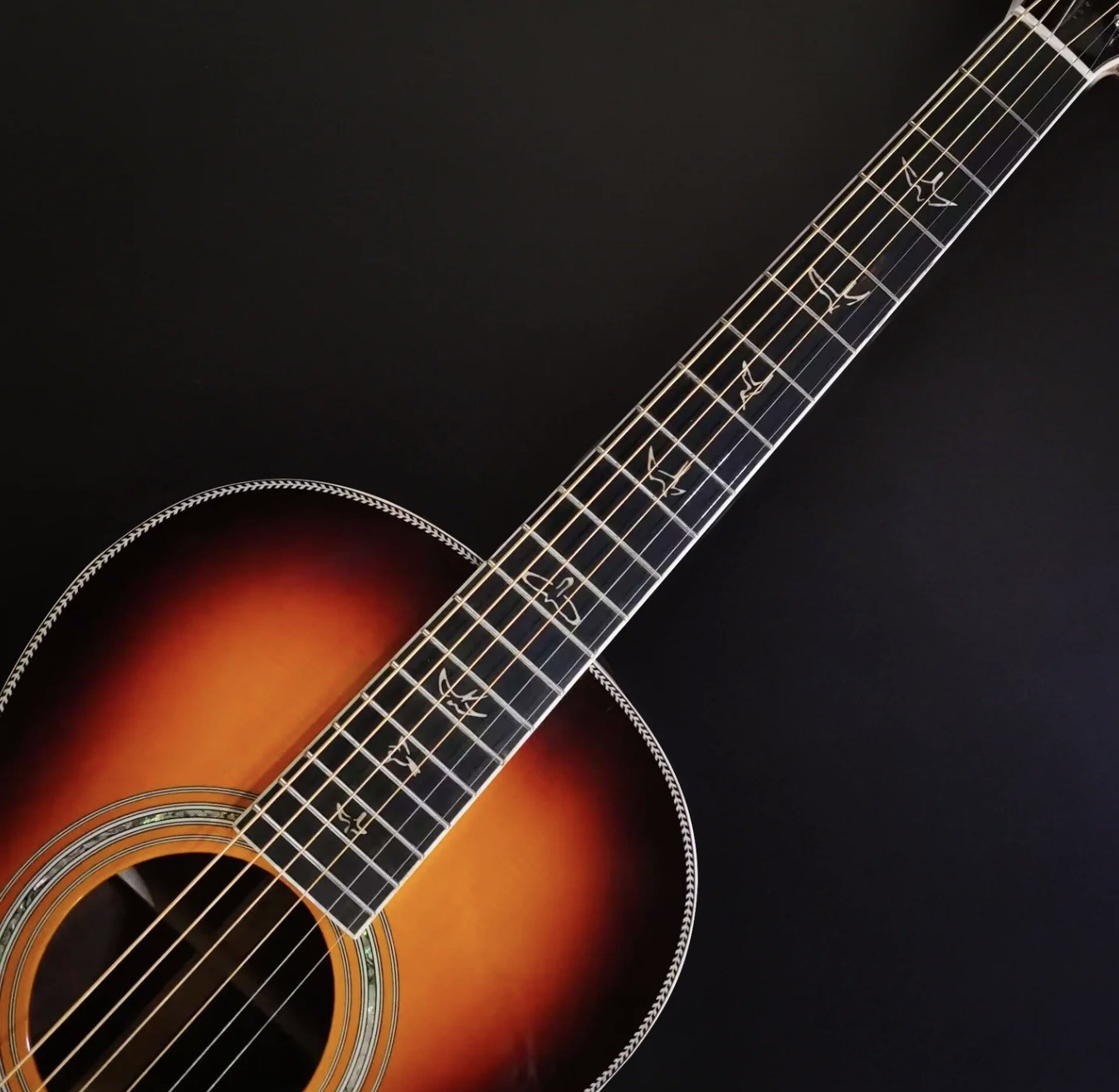12-Fret Single 0 Shape Handmade Guitar with Dove Tail Joint Acoustic Guitar Solid KOA Back Side