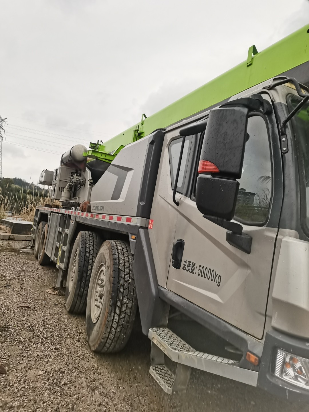 Brand Official Factory Lifting Capacity 25ton Maximum Lifting Height 50m Power 280kw Total Weight 50000kg Boom Truck Crane Trucks Mobile Crane
