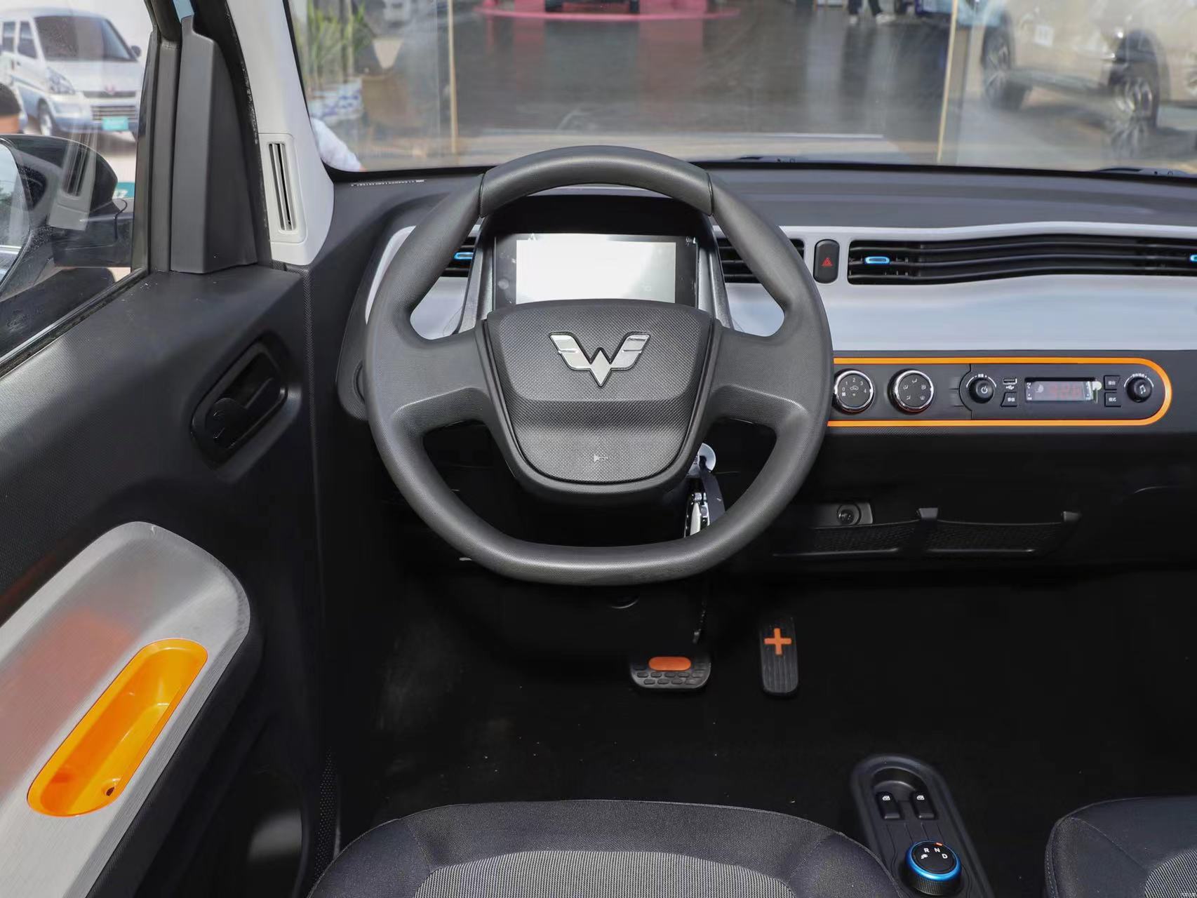 3-door 4-seater hatchback Hongguang MINIEV2022 Free Lithium Iron Phosphate high speed new energy electric