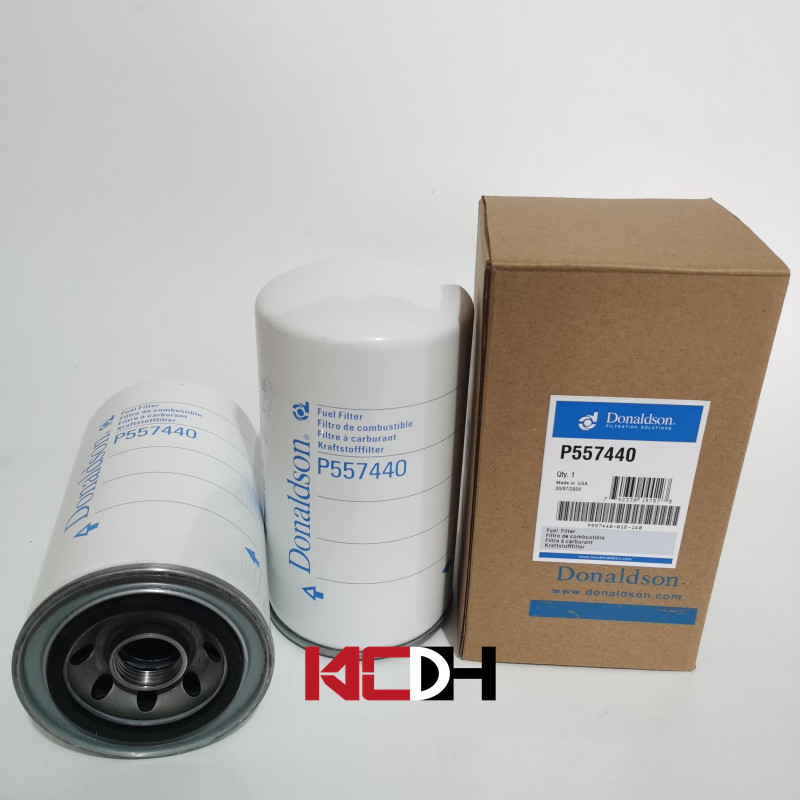 Auto Engine Excavator Fuel Filter P557440 For