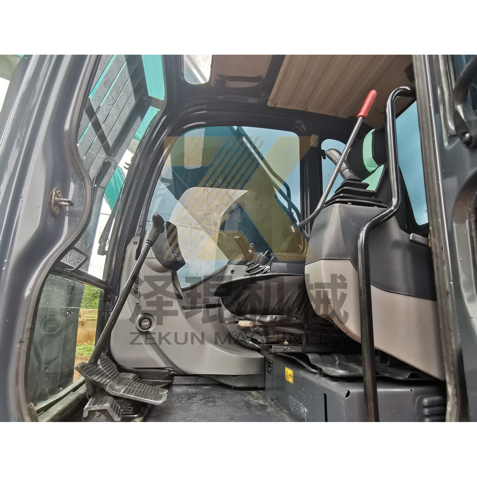 Used Kobelco SK200-8 Excavator with Hydraulic Valve at Low Price
