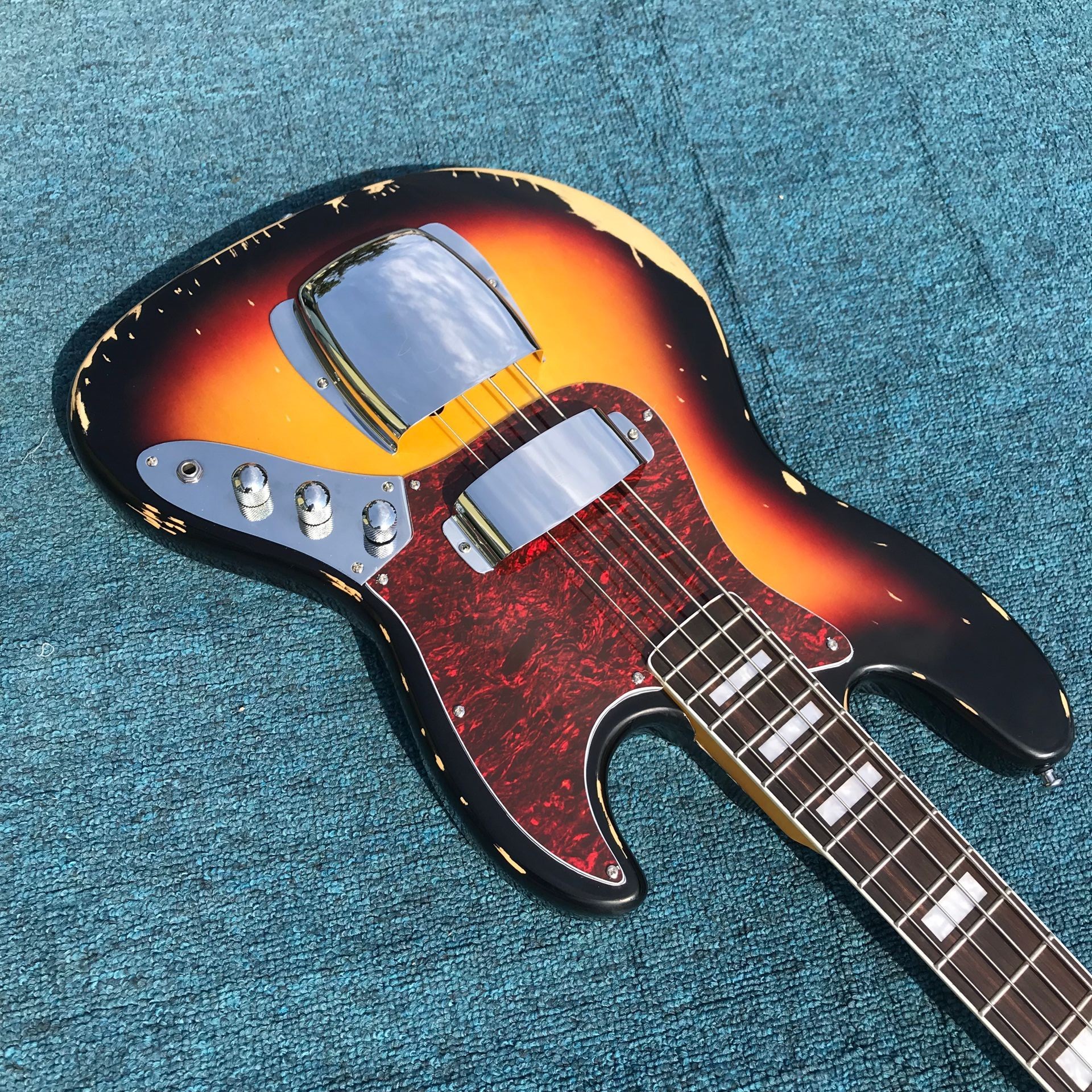 Heavy Relic Jazz Bass Electric Guitar Sunburst Color Alder Body 100% Handmade Nitrolacquer Finish Aged Hardware