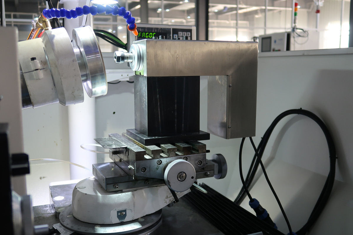 4200RPM Spindle Speed CNC Automatic Grinding Machines For PCD / PCBN Tools