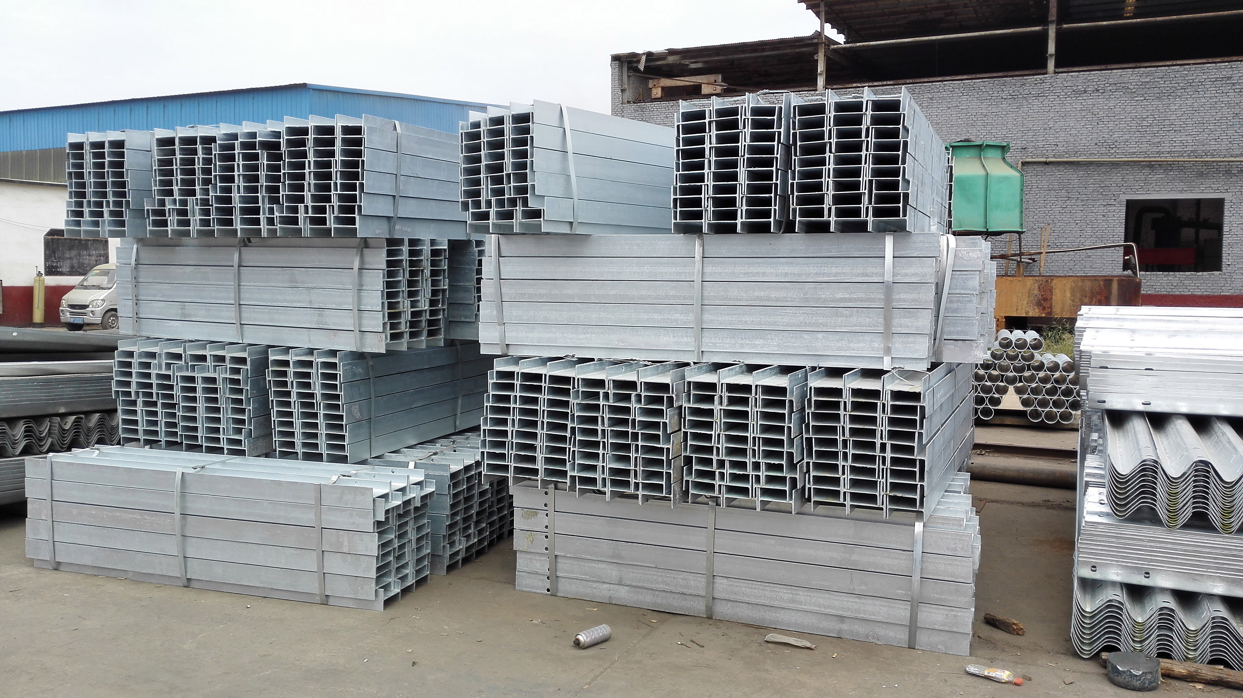 Road Traffic Safe H Post for Security Zinc Coated Galvanized Steel Highway Guardrail