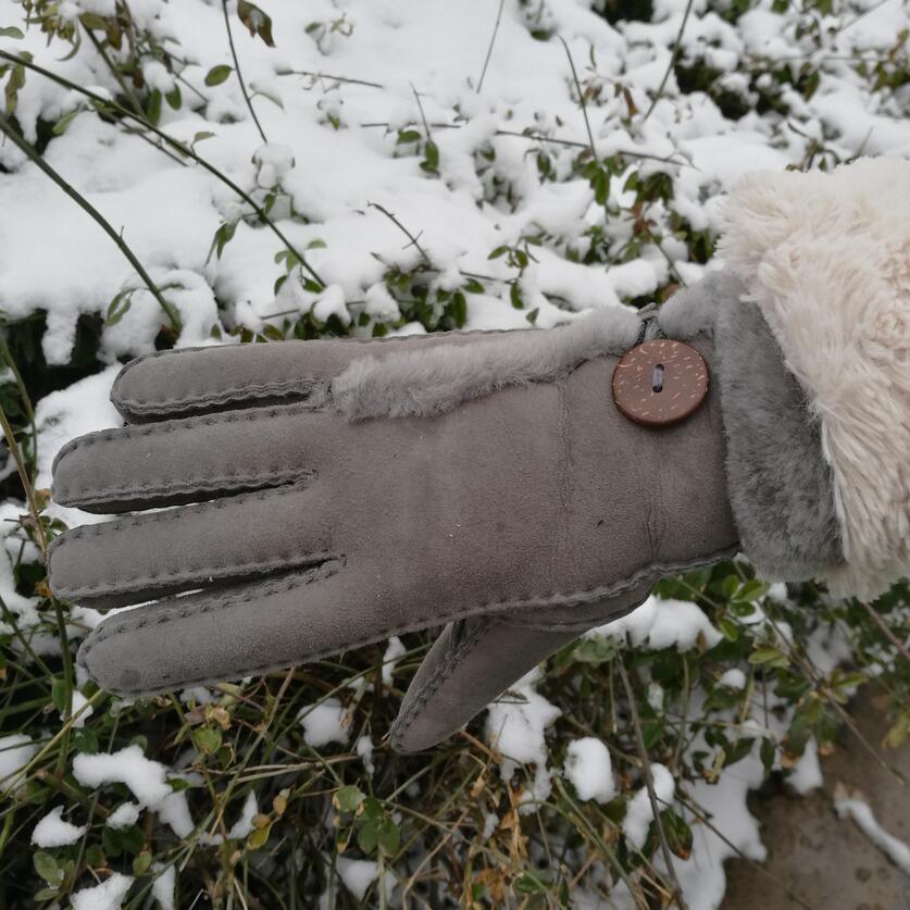 Women soft fashion double face fur lined leather gloves ladies lamb fur gloves with button