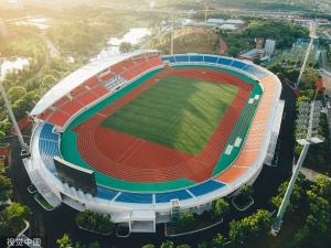 Quality Recyclable Permeable Synthetic Rubber Running Track Durable 13MM wholesale