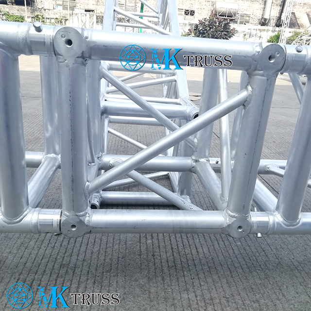Aluminum 5-Sided Spigot Trussing Corner Box for Customizable Square Truss Connection