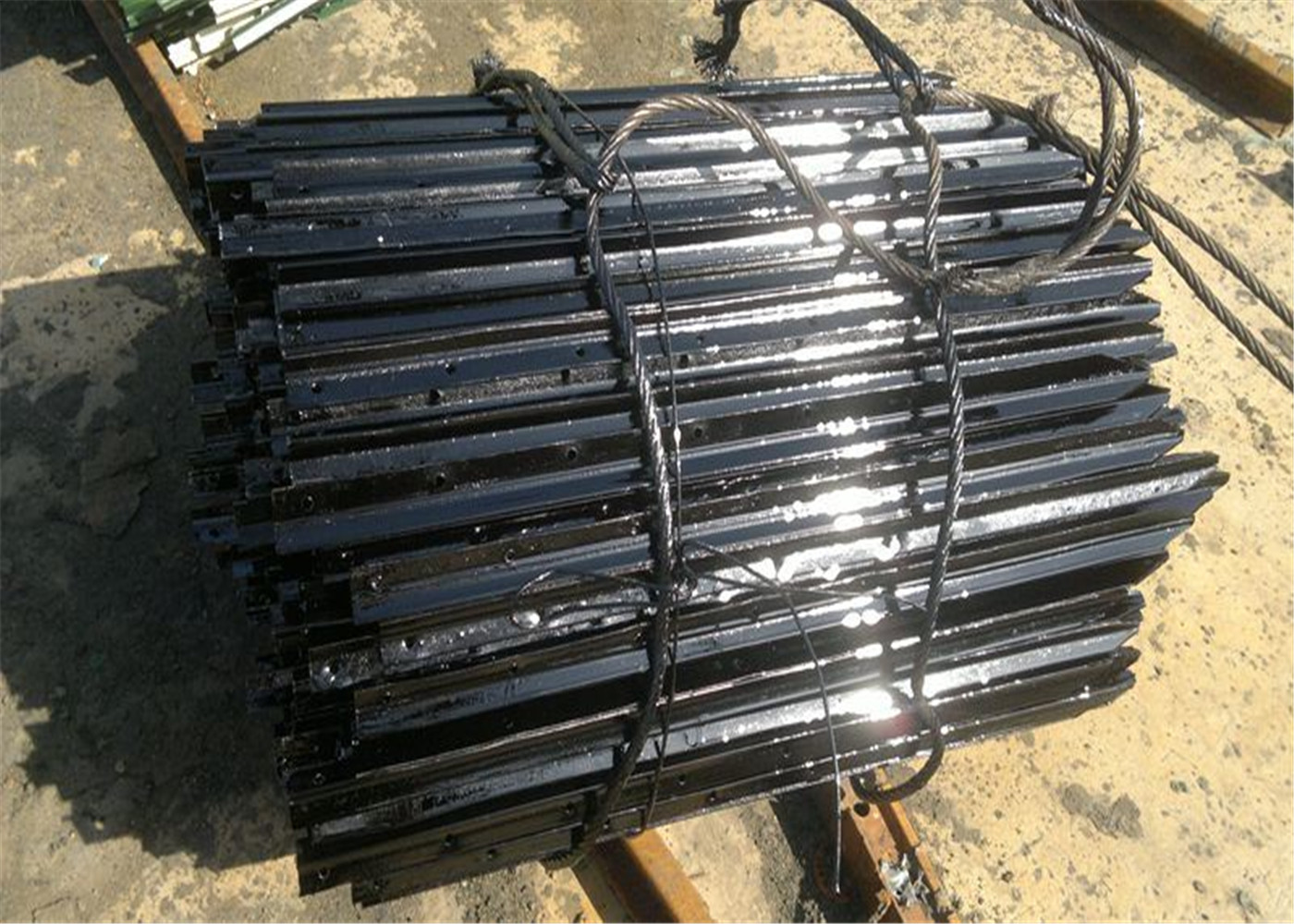 Australia Standard hot dipped galvanized Bitumen coated star picket y post for agriculture 2.04kg