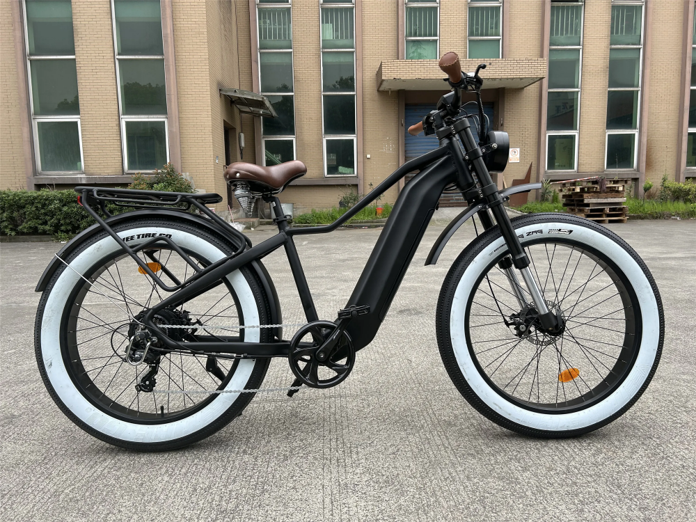 Retro Beach Cruiser Electric Bicycle 48V 750W 26 Inch Fat Tire E Bike 15Ah Battery