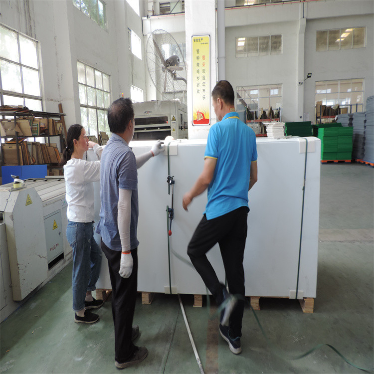 Light Weight Corrugated PP Plastic Sheets Customized 4x8' 2mm Weatherproof
