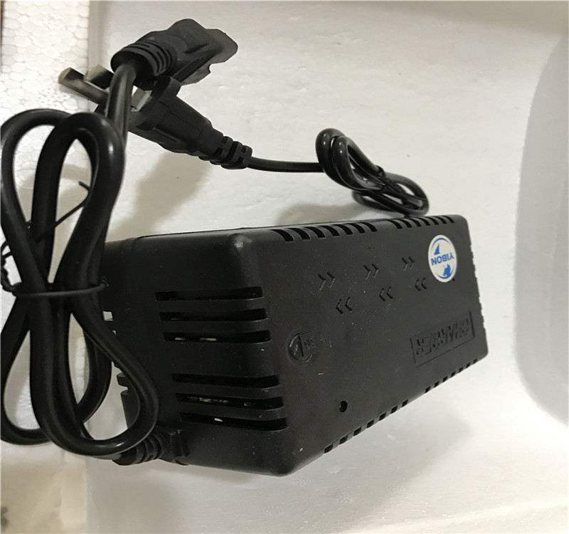 Factory supply batteries rechargeable li-ion lithium 6.8Ah 12v /5V 13Ah12v with AC Charger US/EU/AU/UK Plug