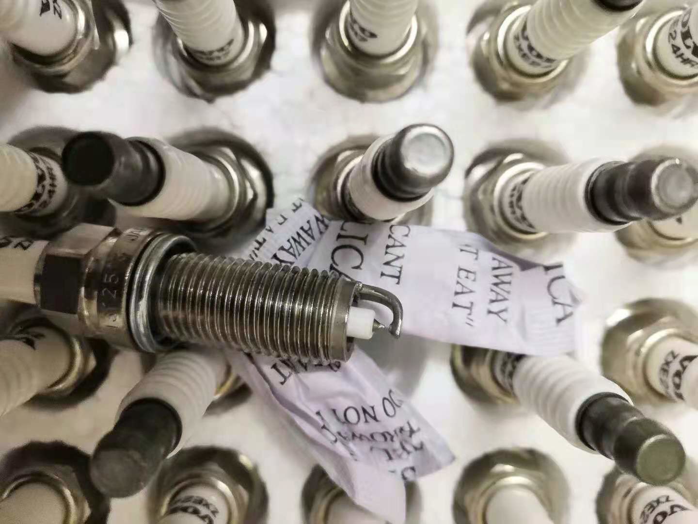 Original Car Spark Plug For Porsche 99917022890 99917022990