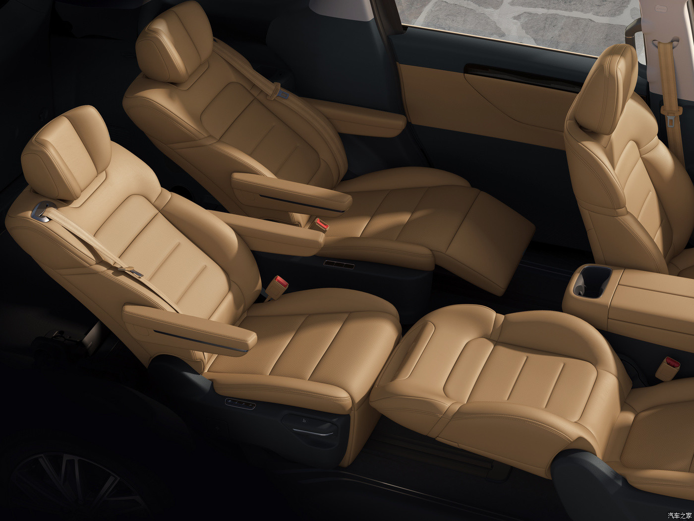2023 GAC Trumpchi E8 PHEV 2.0T 5 Door 6 Seater MPV For Home With 1200KM Comprehensive Range