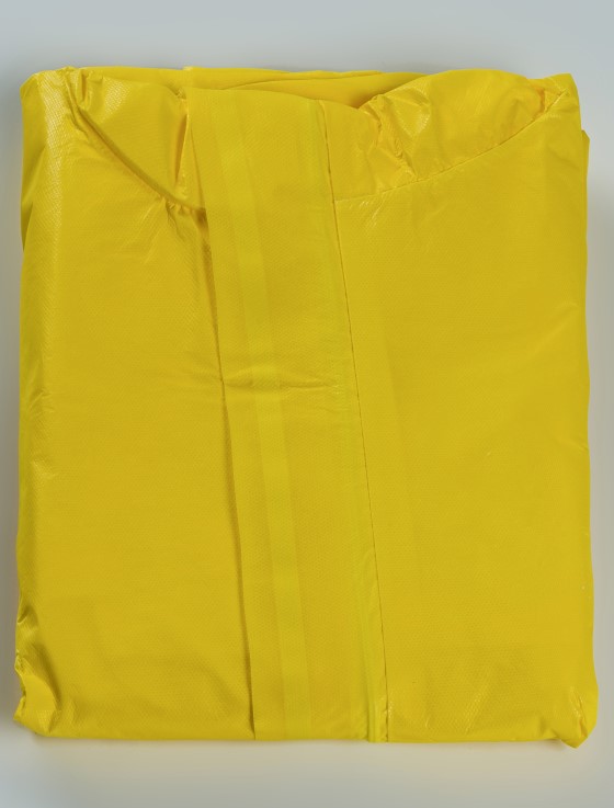 CE Type 3 Oily Gas Chemical Resistant Overalls Yellow Non Woven Disposable Coverall