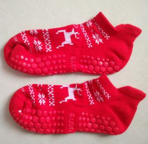 Quality OEM Terry Indoor Yoga Grip Socks Fashion Barre Socks Custom Logo Knitting Socks wholesale