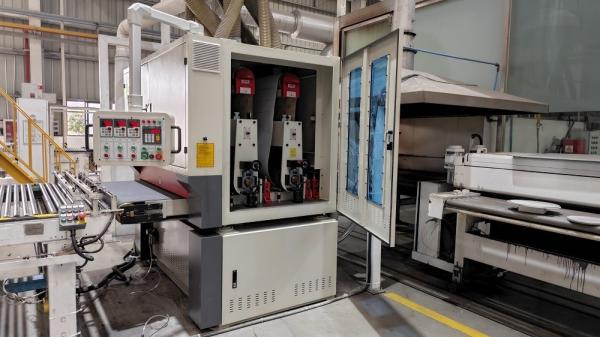 Customized Wide Belt Sanding Machine Small Footprint For Metal Finishing /