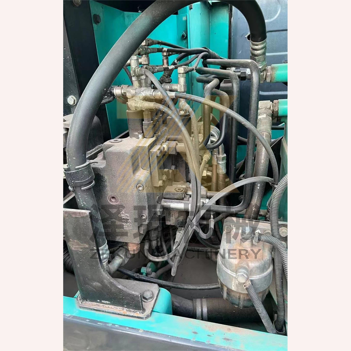 41KW Used Kobelco SK75 SK75-8 SK75 SR Excavator in Shanghai