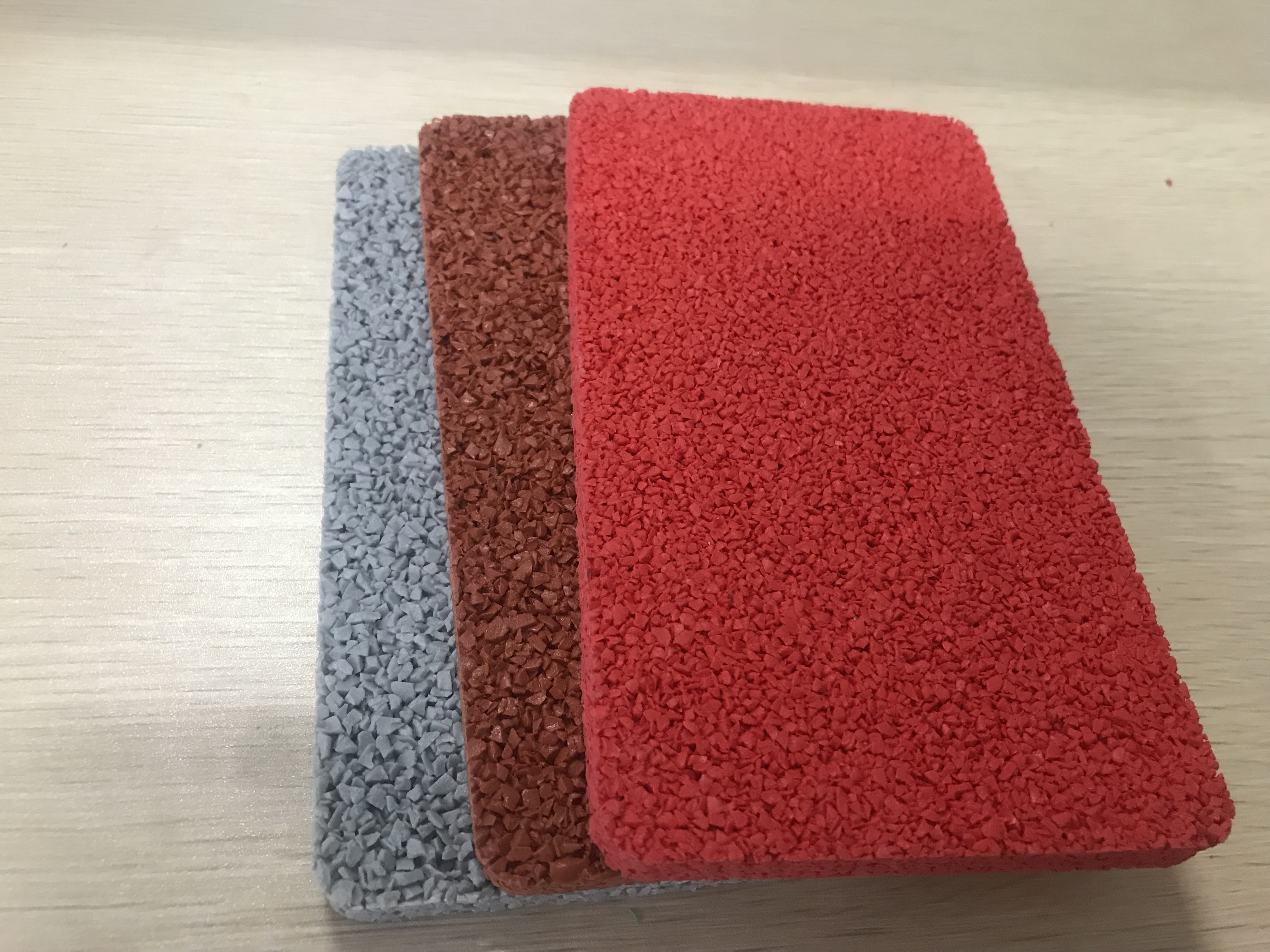 Breathable Odorless Wet Pour Rubber Granules For Running Track
