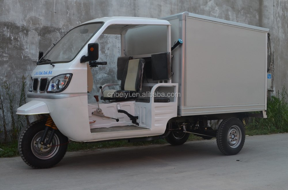 Dayang Gasoline Van Tricycle with 10-20L Fuel Tank Capacity and High Grade Ability ≥25°