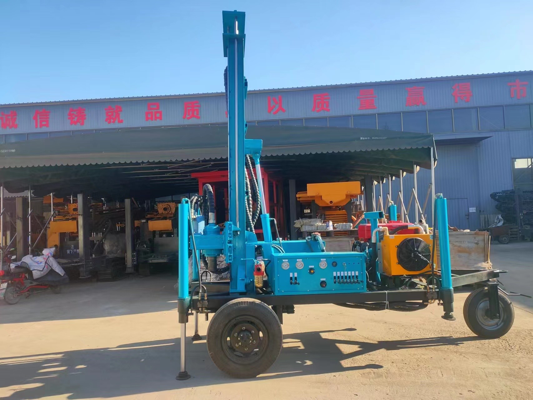 Compact High Speed Pneumatic Borewell Machine with 1 Meter High Leg Stroke