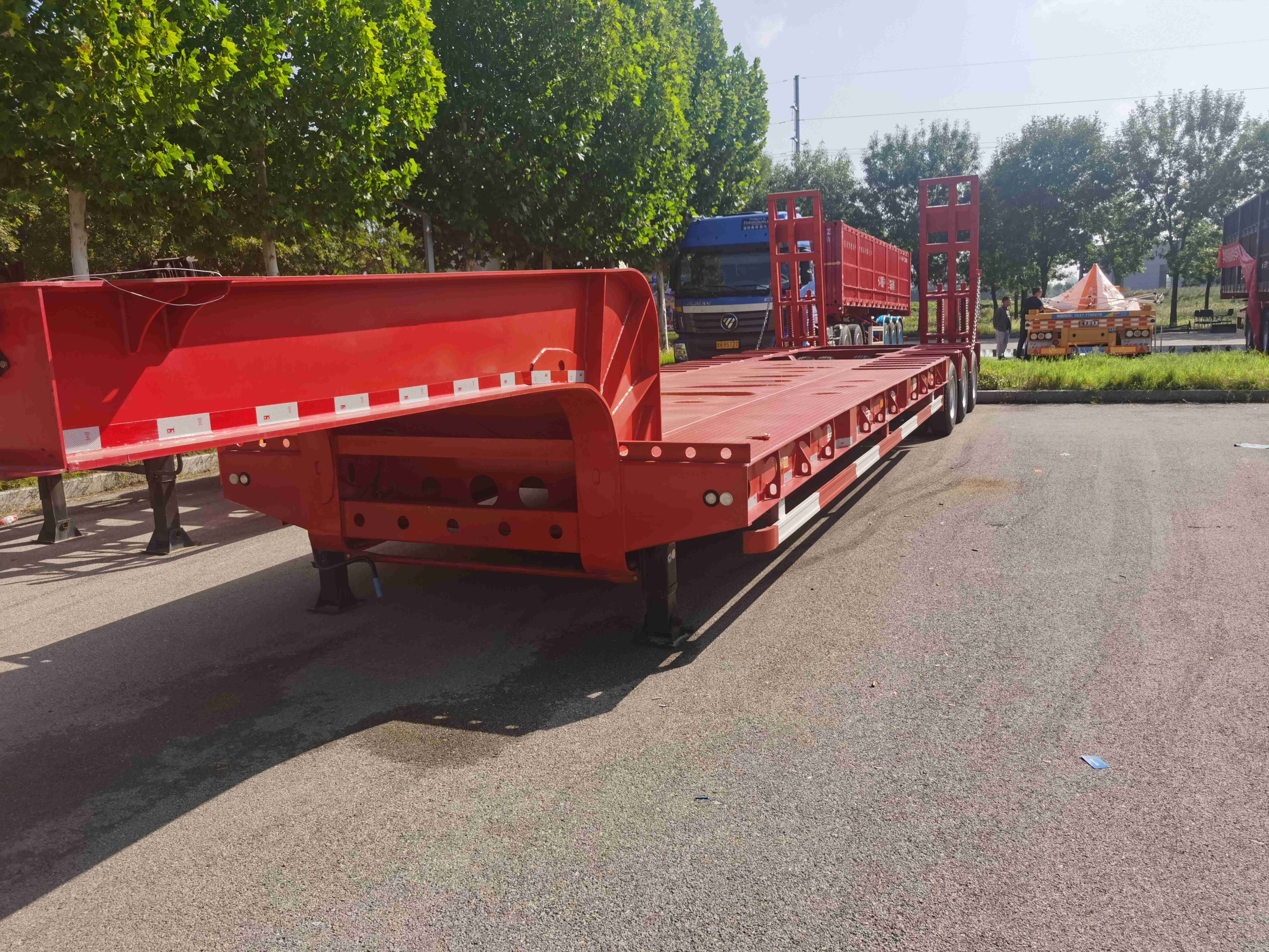 2 3 4 Axle 40FT Container Lowbed Trailer Semi Trailers Car