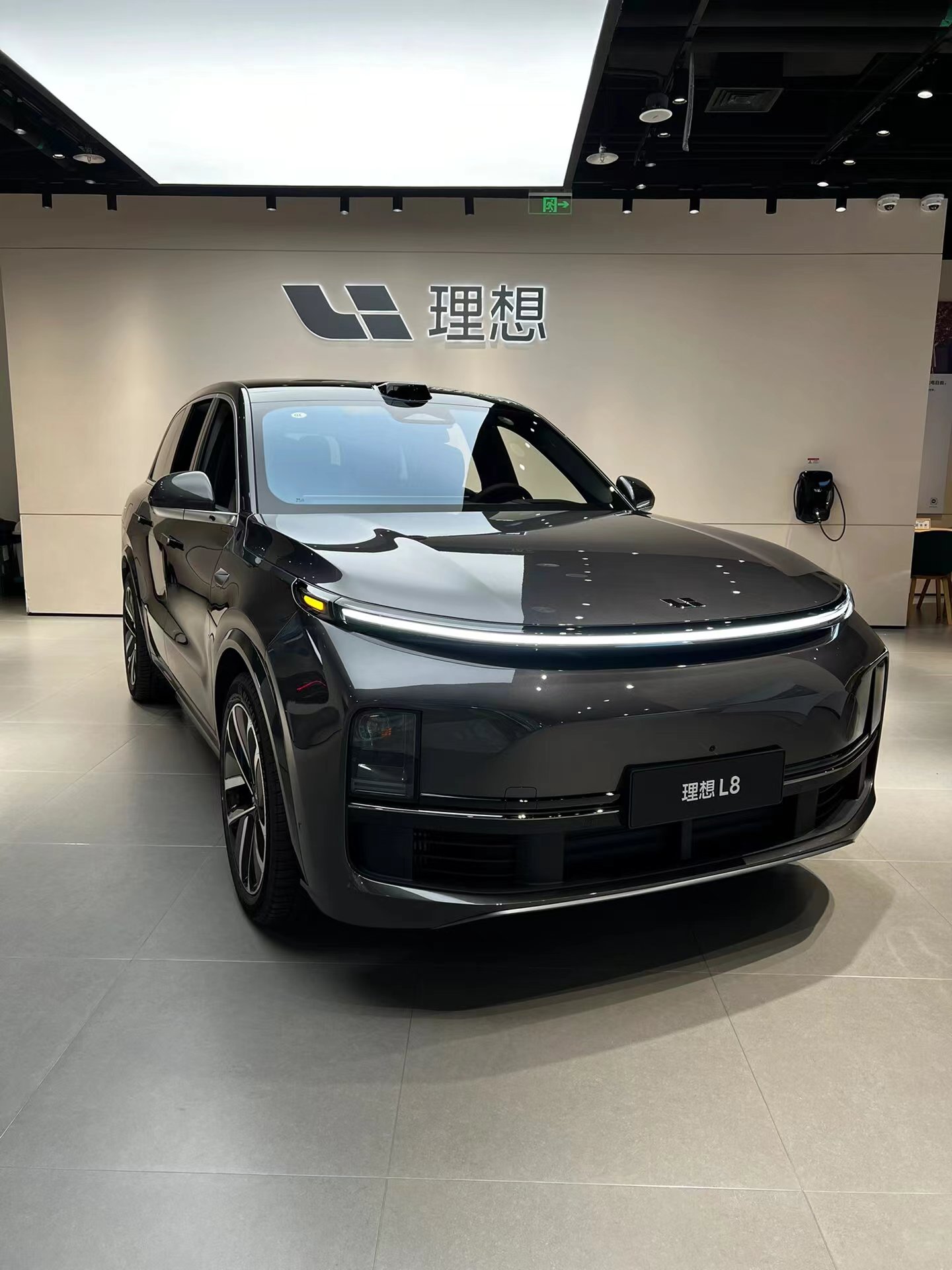 2024 Lixiang L7 Hybrid Electric SUV Extended Range Dual Motor Four-Wheel Drive Energy Vehicle with 0.5 Hour Charging Time