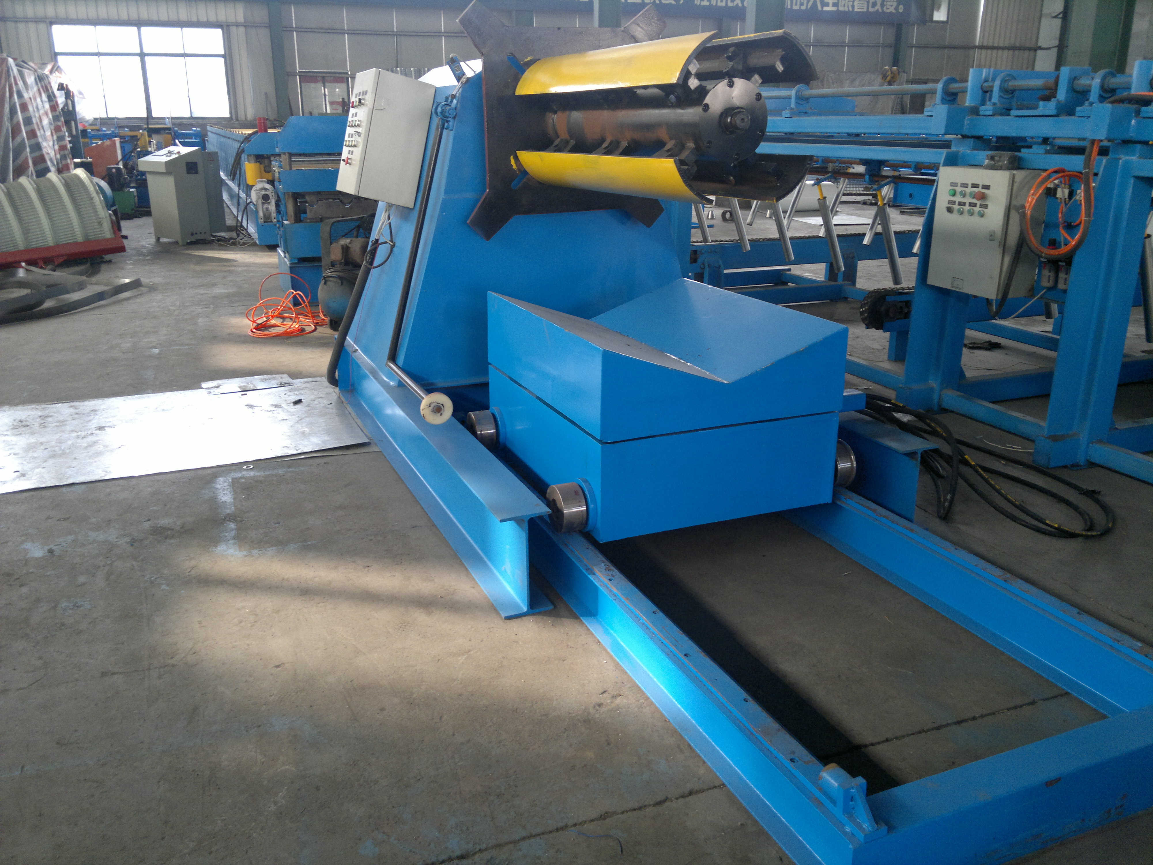 CNC Control System Hydraulic Uncoiler For Roof Panel Roll Forming Machine