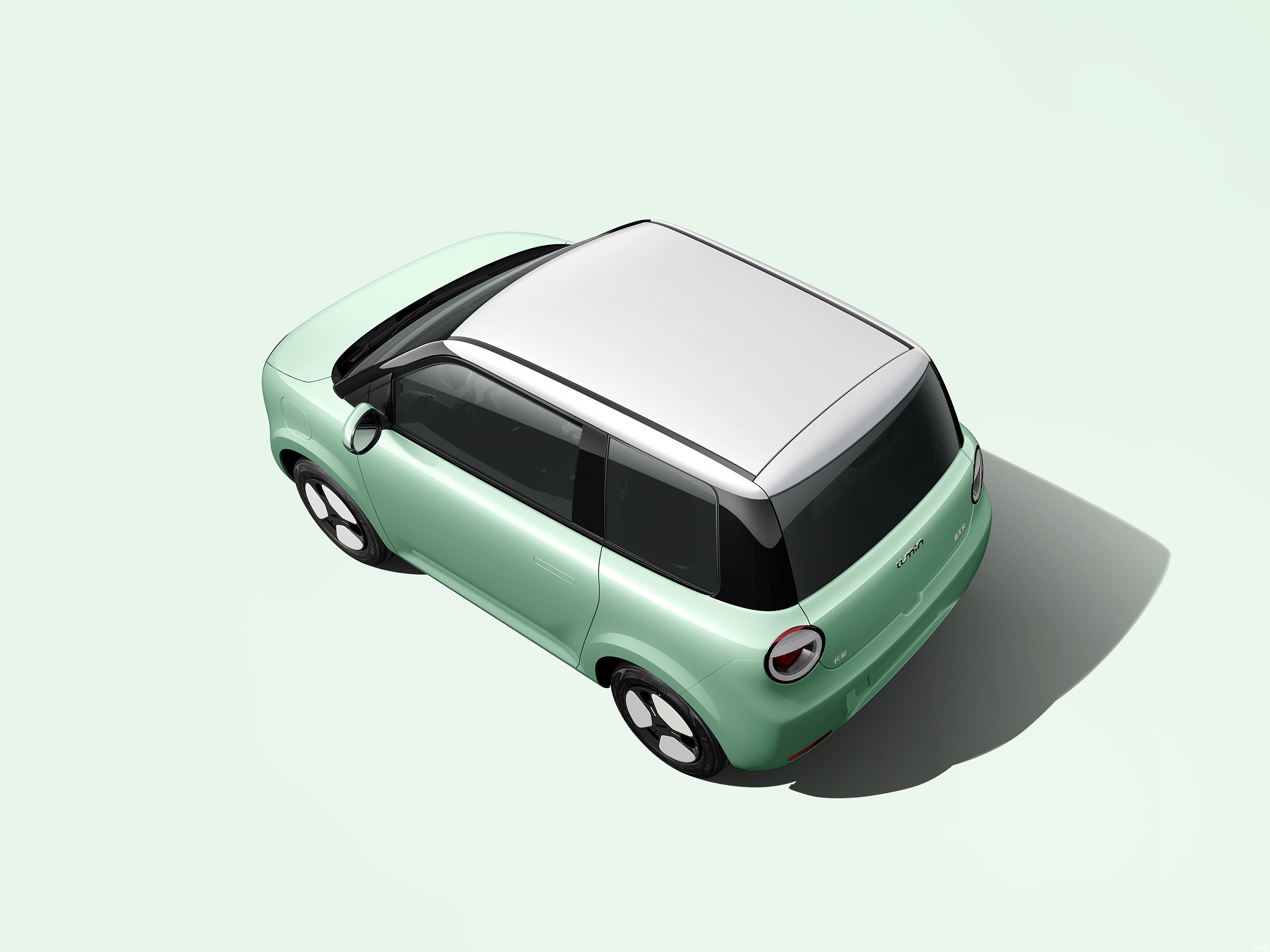 2024 Changan lumin, range 205km-301km. Small electric car for urban commuting. Supports fast charging and cheap