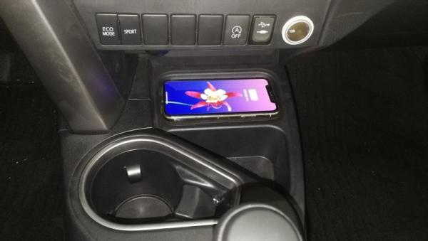 In Car Wireless Charger with qi For TOYOTA RAV 14-18 fast chargers 10W in car