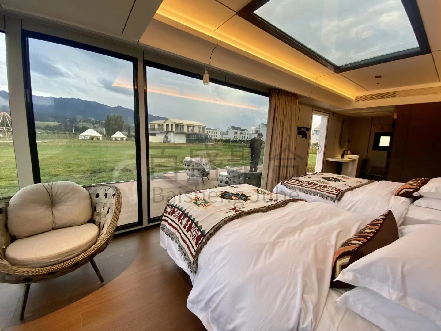 5M End Mobile Container House for Luxury Soundproof Hotel and Villa Accommodations