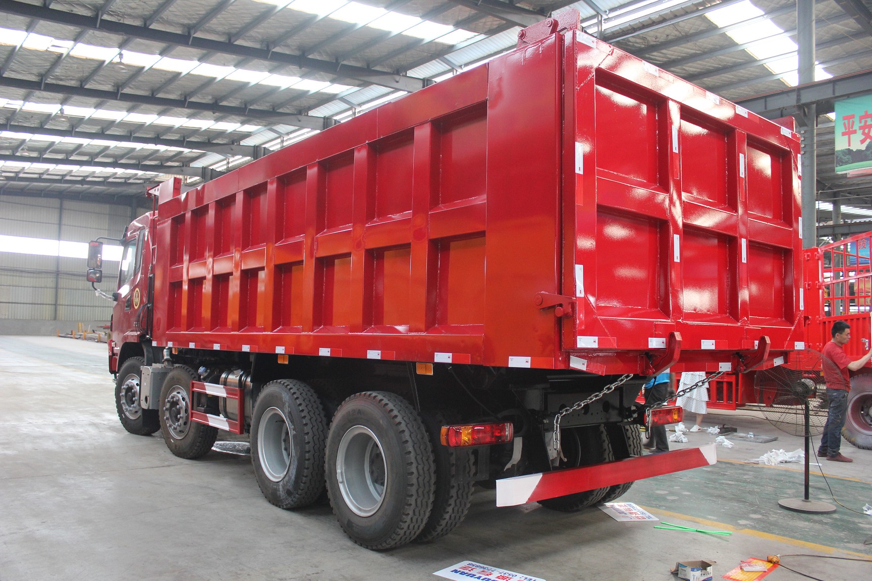 Truck Trailer 40 Cubic Meter Dump Tipper Semi Trailer with JOST or Yahua Landing Gear