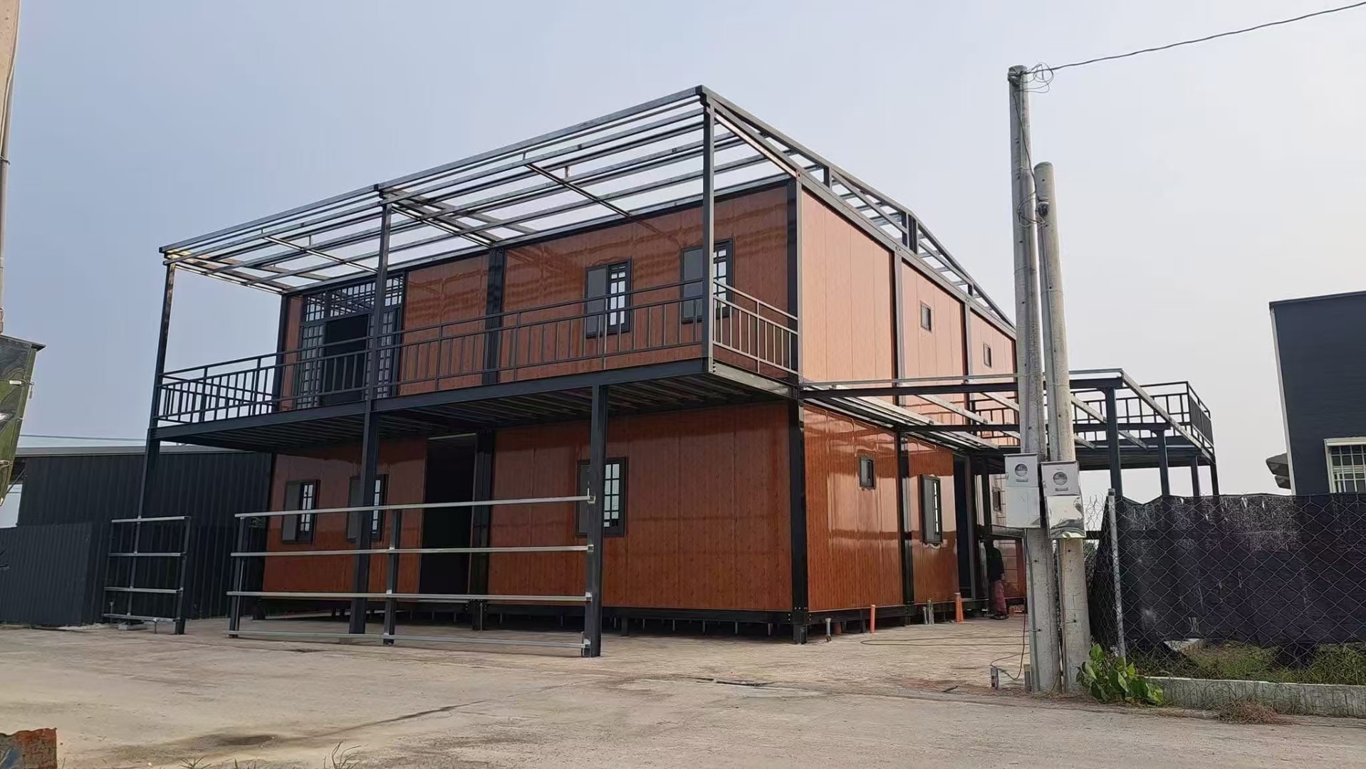 Prefabricated Apple Cabin House Capsule Container Prefab House For Coastal Hotel