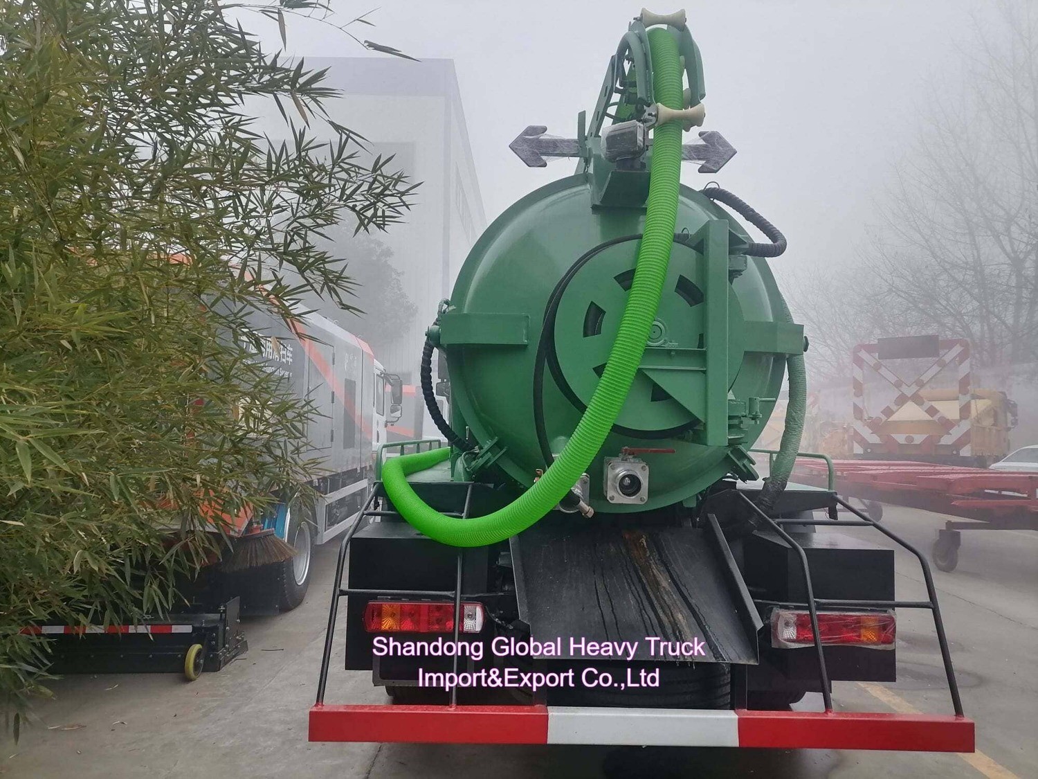 HOWO 371HP 6*4 New Condition Sewage Suction Truck for Efficient Collection