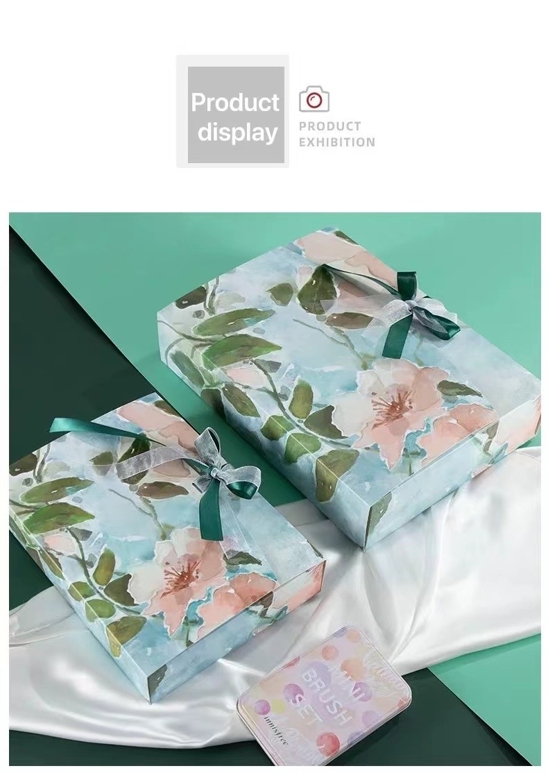 Logo Printed Cosmetic 230gsm Present Paper Bags Twisted Rope Handle Paper Bags