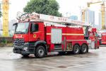 Mercedes Benz 32m Water Tower Aerial Fire Truck with 7T Water and Foam